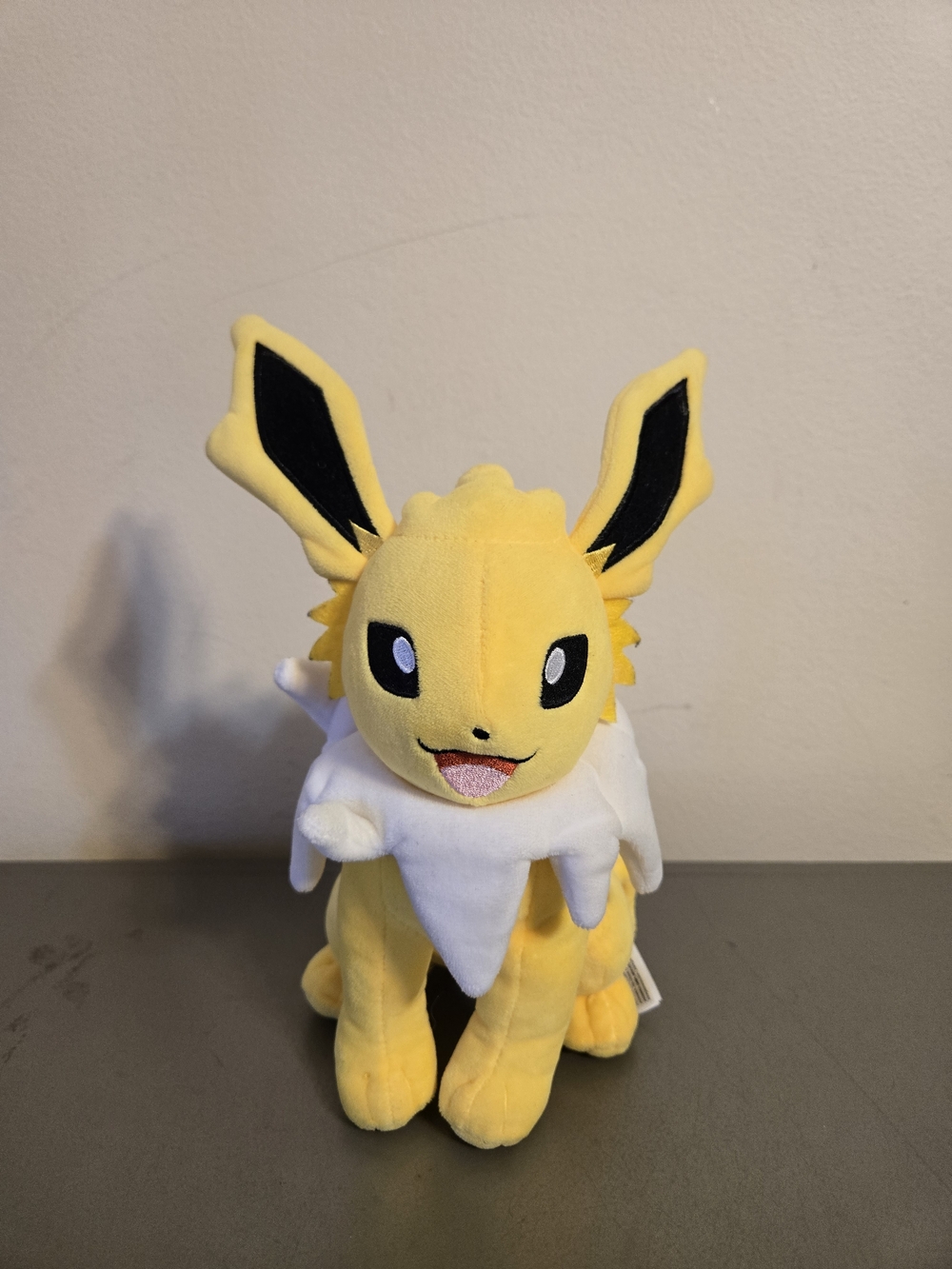 Pokémon Jolteon 8" Plush Toy